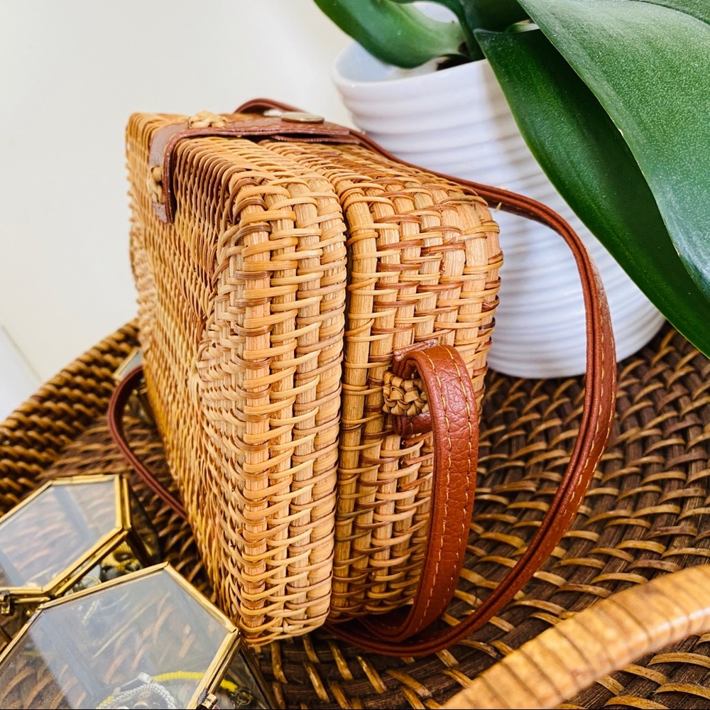 Golden Torch - Bamboo Straw Shoulder Bag - Picture 4 of 8